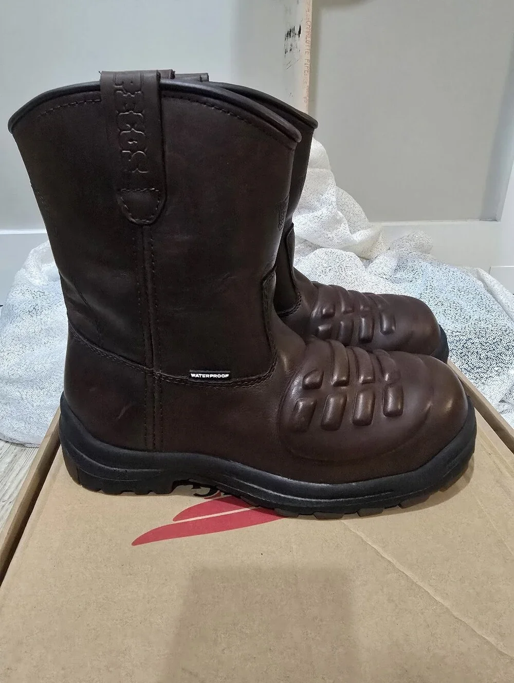 Red Wing 4487 heavy-duty 9-inch pull-on safety work boot New Size 8.5 E Brown